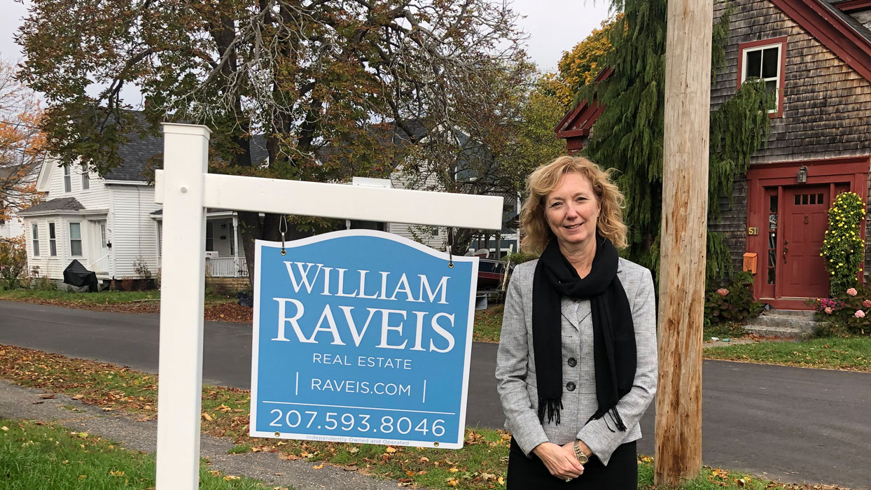 Melissa Maker of William Raveis Real Estate talks about working out of both the Bath and Rockland Maine offices.